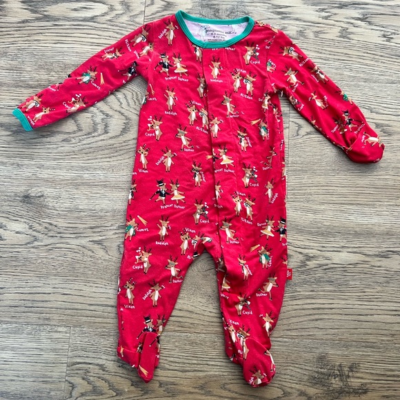 Magnetic Me Rollicking Reindeer Footie sz 0-3 - Picture 2 of 3